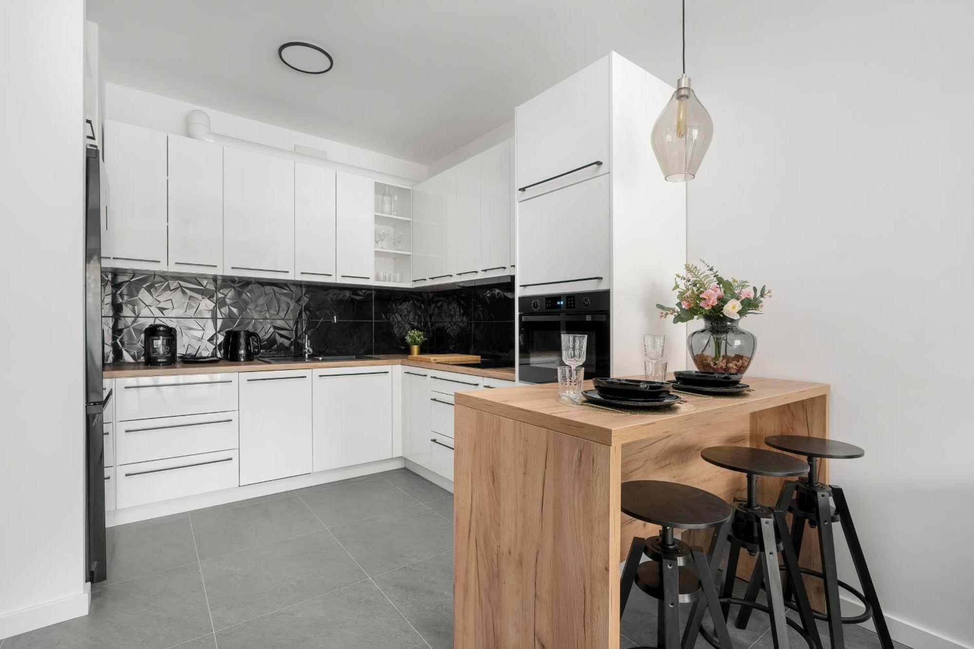 City Center Apartments With Gym & Free Garage Poznan By Noclegi Renters Exteriör bild