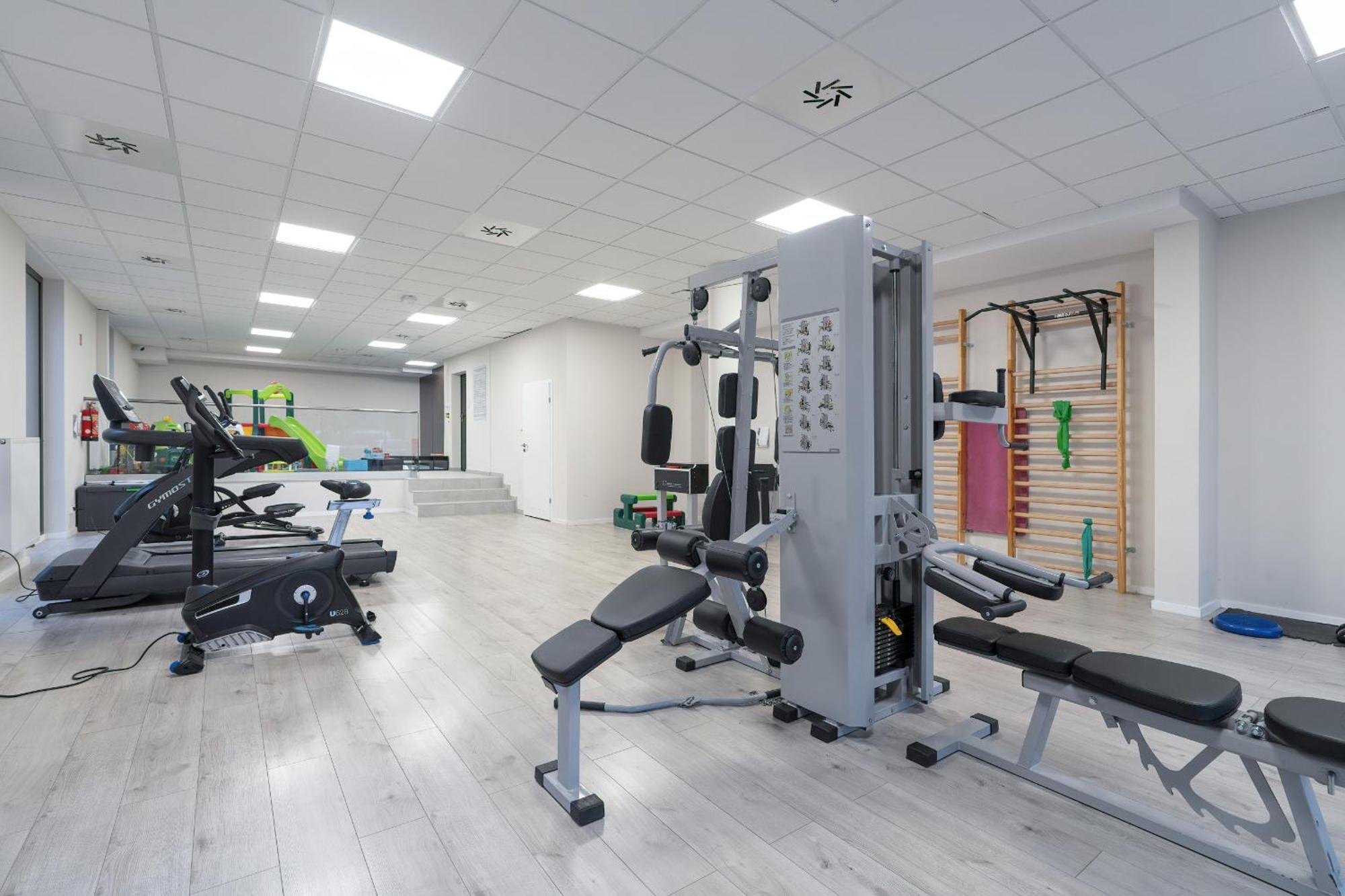 City Center Apartments With Gym & Free Garage Poznan By Noclegi Renters Exteriör bild