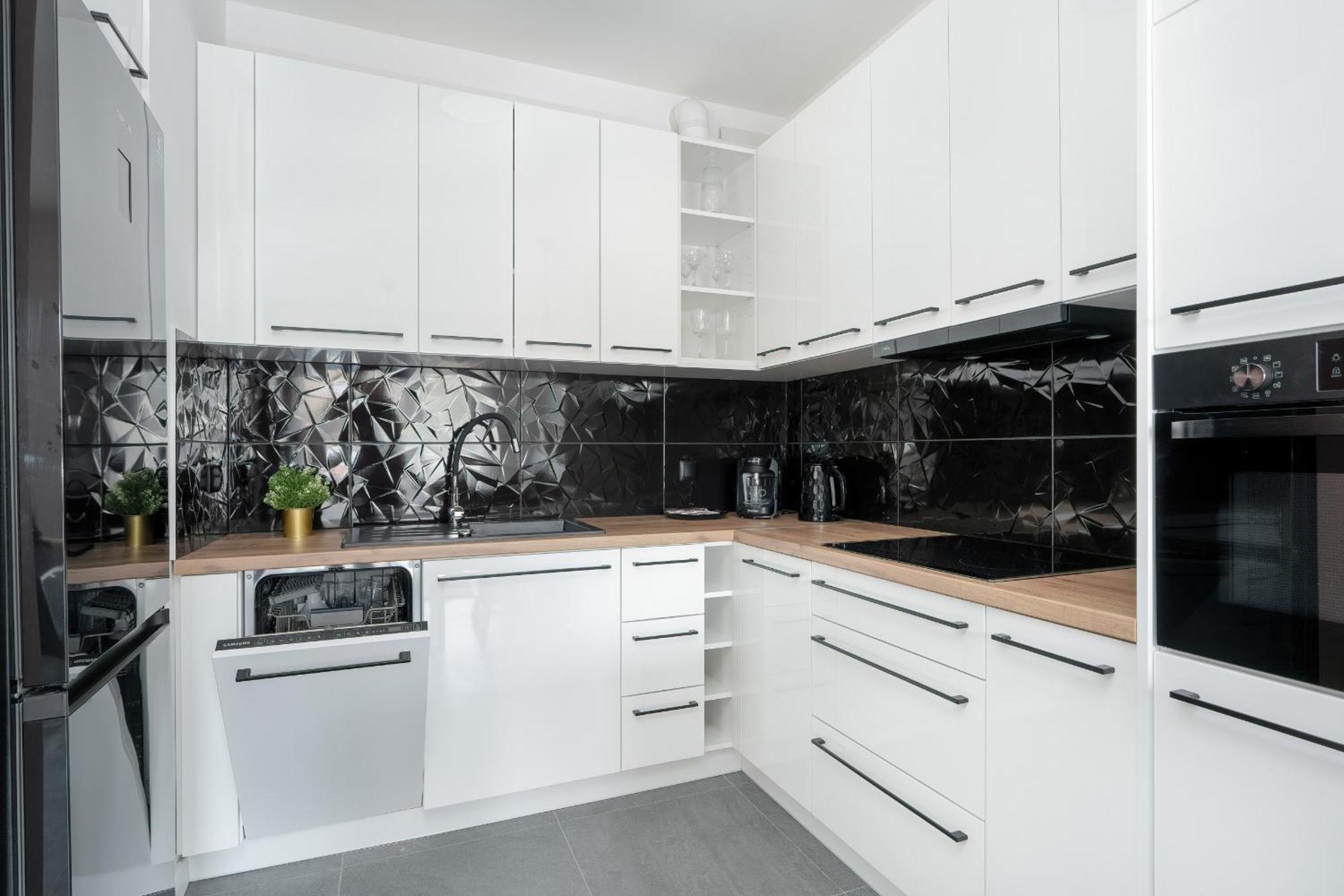 City Center Apartments With Gym & Free Garage Poznan By Noclegi Renters Exteriör bild